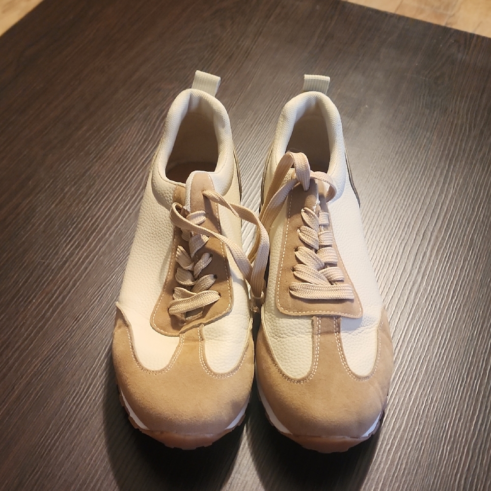 🎯SHEIN Beige and White Women's Sneakers